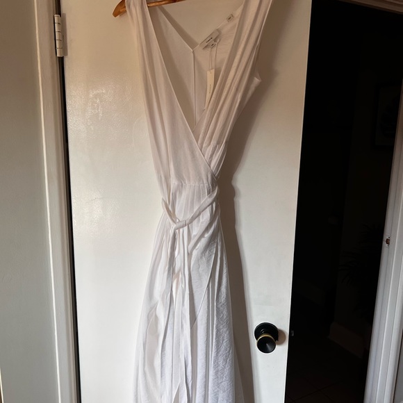 Brand new Vince white dress size small/ medium - Picture 2 of 4